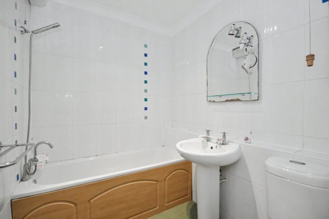 Flat 1, Forest House, 1 Russell Cotes Road, Bournemouth, BH1 3UA 2