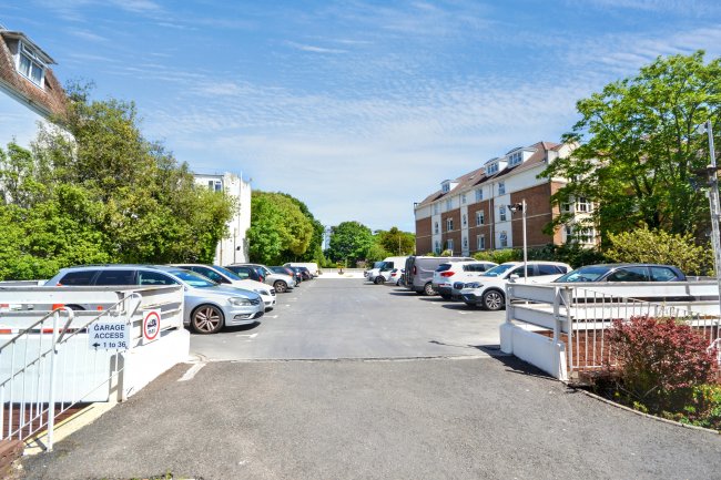 Flat 1, Forest House, 1 Russell Cotes Road, Bournemouth, BH1 3UA 2
