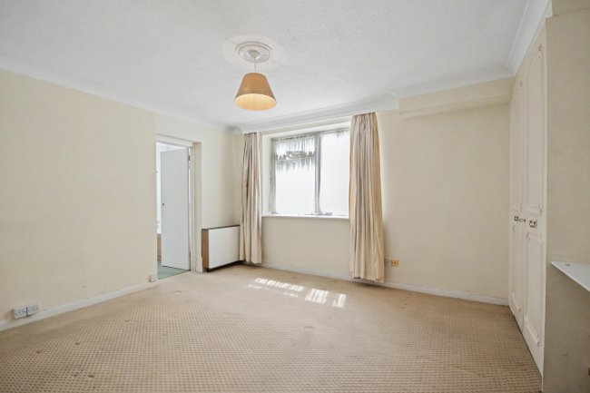 Flat 1, Forest House, 1 Russell Cotes Road, Bournemouth, BH1 3UA 2