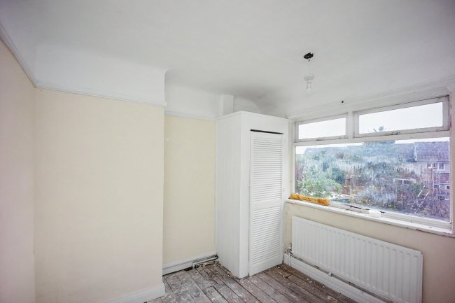 2 Dundalk Road, Widnes, Cheshire, WA8 8DE 9