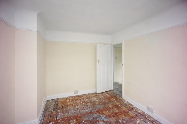 2 Dundalk Road, Widnes, Cheshire, WA8 8DE 9