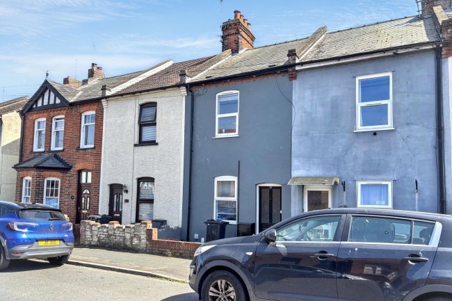 29 Garland Road, Harwich, Essex, CO12 4PB 2