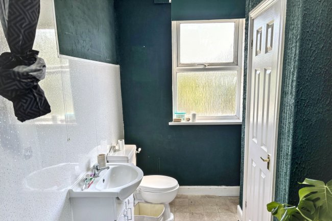 29 Garland Road, Harwich, Essex, CO12 4PB 2