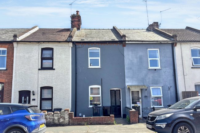 29 Garland Road, Harwich, Essex, CO12 4PB 2