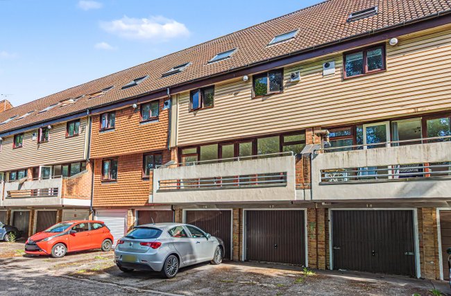Flat 14, Atholl Court & Garden, Kingsway Gardens, Andover, SP10 4BB 7