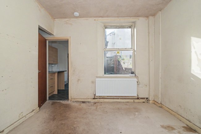 6 Montrose Avenue, Wallasey, Merseyside, CH44 7BT 8