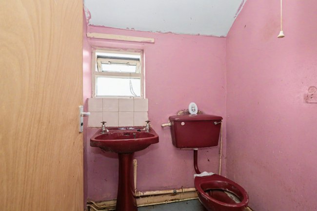 6 Montrose Avenue, Wallasey, Merseyside, CH44 7BT 8
