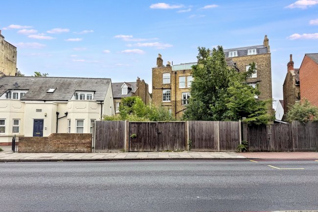 122 Trinity Road, Wandsworth, London, SW17 7HS 2