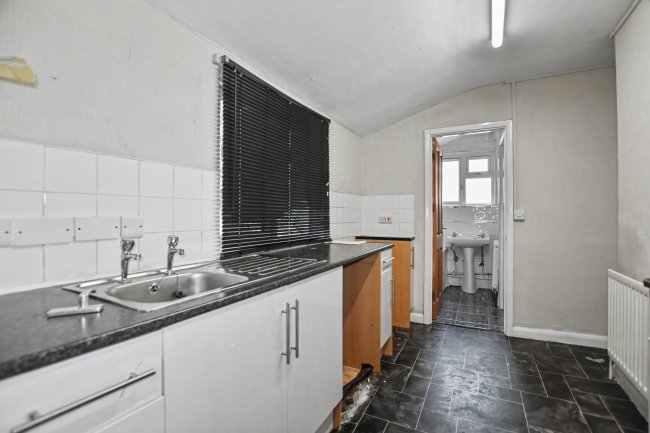 Flat B, 130 Poplar Road, Herne Hill, London, SE24 0BP 3