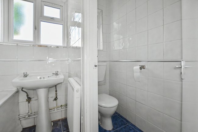 Flat B, 130 Poplar Road, Herne Hill, London, SE24 0BP 3