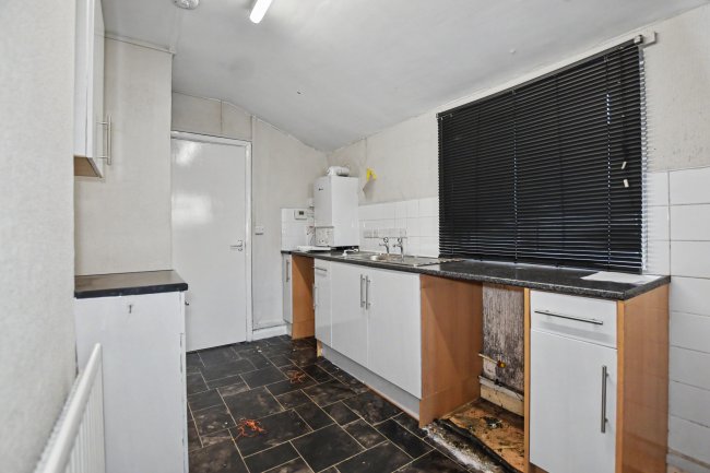 Flat B, 130 Poplar Road, Herne Hill, London, SE24 0BP 3