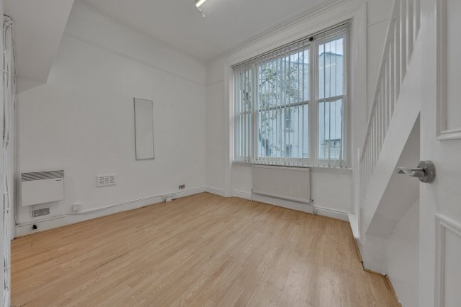 Flat 1a, 239 Earls Court Road, Earls Court, London, SW5 9AH 9