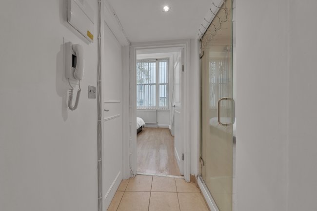 Flat 1a, 239 Earls Court Road, Earls Court, London, SW5 9AH 9