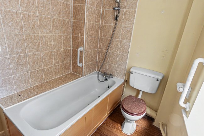 23 The Causeway, Chippenham, Wiltshire, SN15 3DB 9