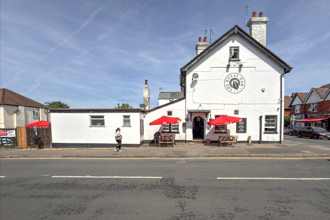 Royal Oak, 68 High St, Caterham CR3 5UB 4