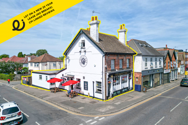 Royal Oak, 68 High St, Caterham CR3 5UB 4