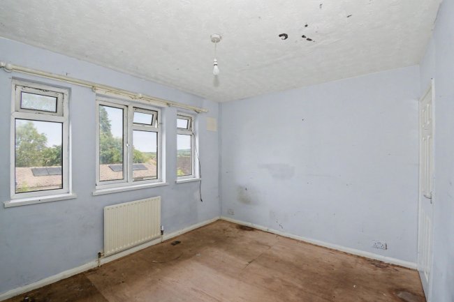 7 Lipscombe Rise, Alton, GU34 2HR 1