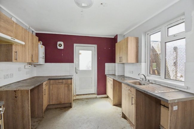 7 Lipscombe Rise, Alton, GU34 2HR 1