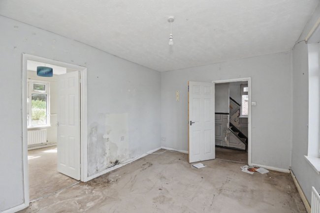 7 Lipscombe Rise, Alton, GU34 2HR 1