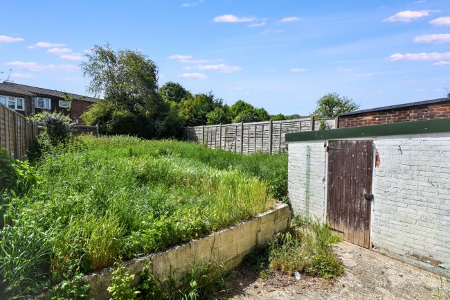 7 Lipscombe Rise, Alton, GU34 2HR 1