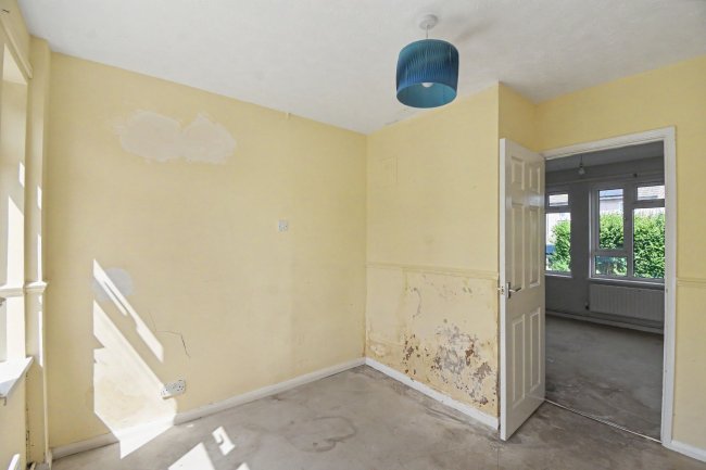 7 Lipscombe Rise, Alton, GU34 2HR 1