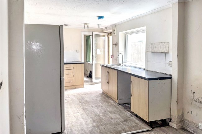 Flat 2, 65 Bayford Road, Littlehampton, BN17 5HN 3