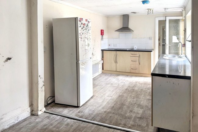 Flat 2, 65 Bayford Road, Littlehampton, BN17 5HN 3
