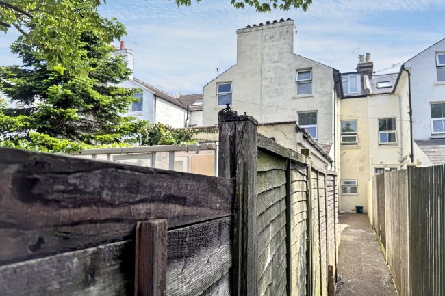 Flat 2, 65 Bayford Road, Littlehampton, BN17 5HN 3
