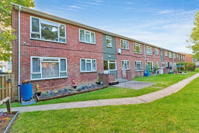40 Broadwey Close, Weymouth, DT3 5PH 9