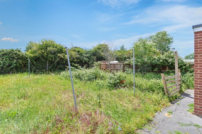39 & 39A Hereford Road, Weymouth DT4 0QB 6