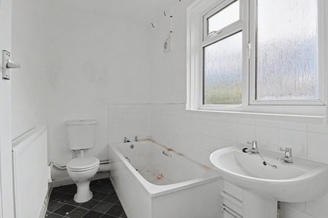 39 & 39A Hereford Road, Weymouth DT4 0QB 6