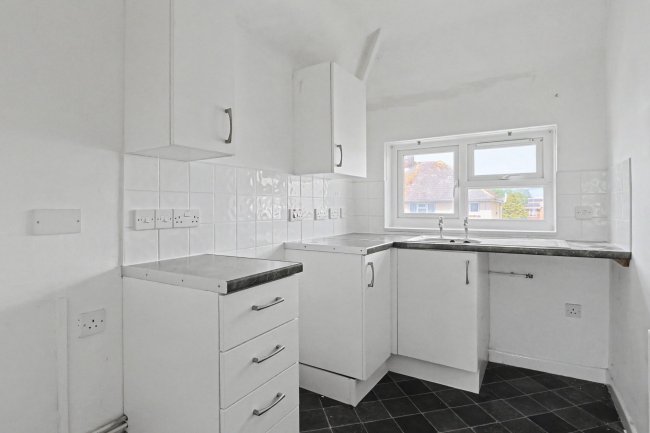 39 & 39A Hereford Road, Weymouth DT4 0QB 6