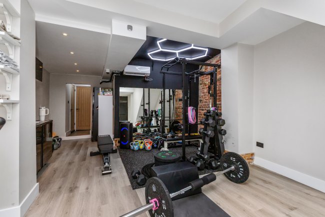20 Highbridge Street, Waltham Abbey, Essex, EN9 1BS 4