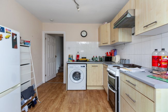 21 Swakeleys Road, Ickenham, Uxbridge UB10 8DF 5