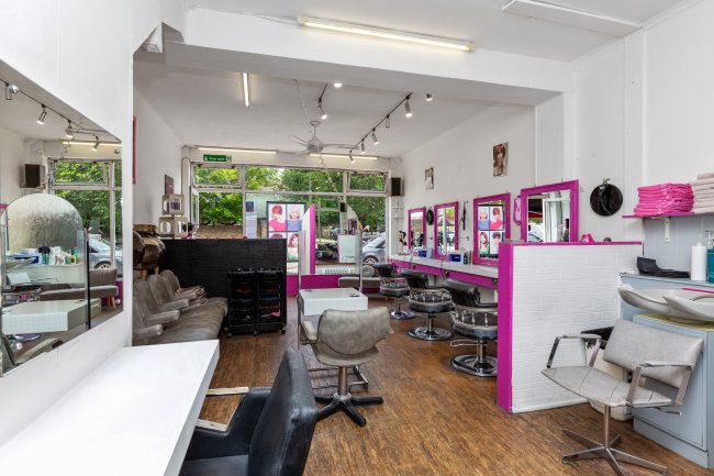 21 Swakeleys Road, Ickenham, Uxbridge UB10 8DF 5