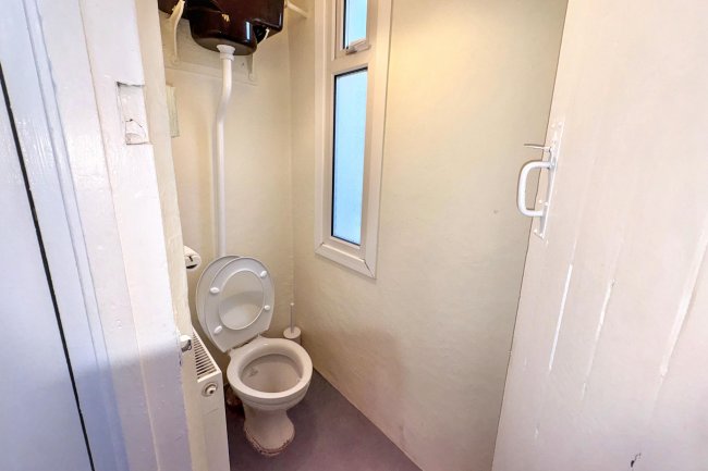 14 Trezela Road, Penzance, Cornwall, TR18 2RU 2