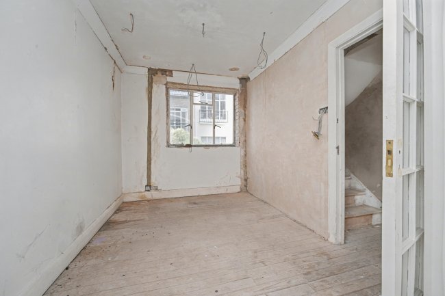 39 Eaton Mews South, Belgravia, London, SW1W 9HR 7