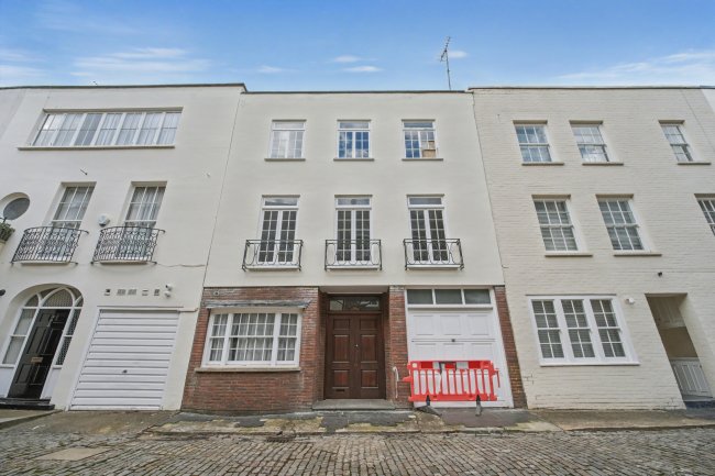 39 Eaton Mews South, Belgravia, London, SW1W 9HR 7
