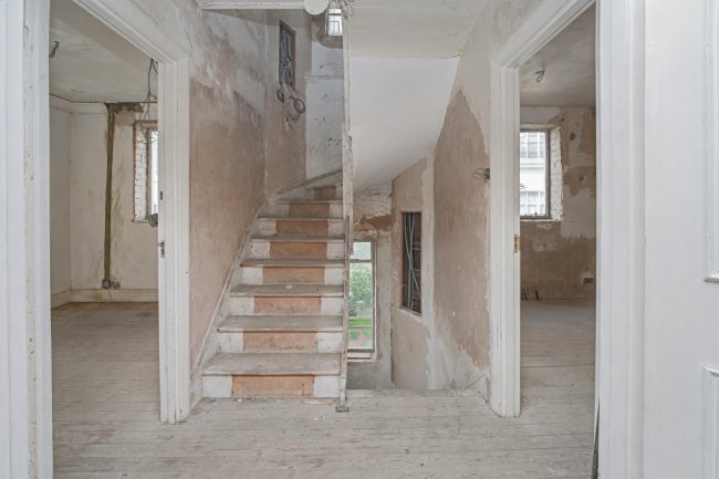 39 Eaton Mews South, Belgravia, London, SW1W 9HR 7