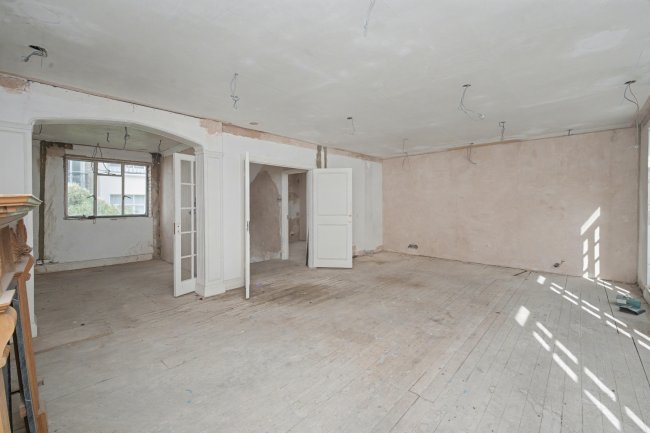 39 Eaton Mews South, Belgravia, London, SW1W 9HR 7