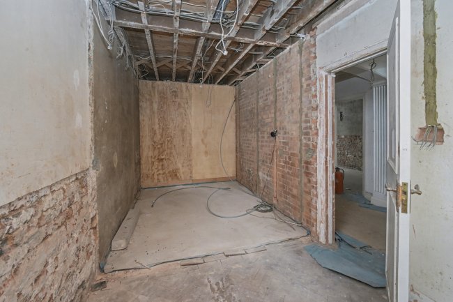 39 Eaton Mews South, Belgravia, London, SW1W 9HR 7