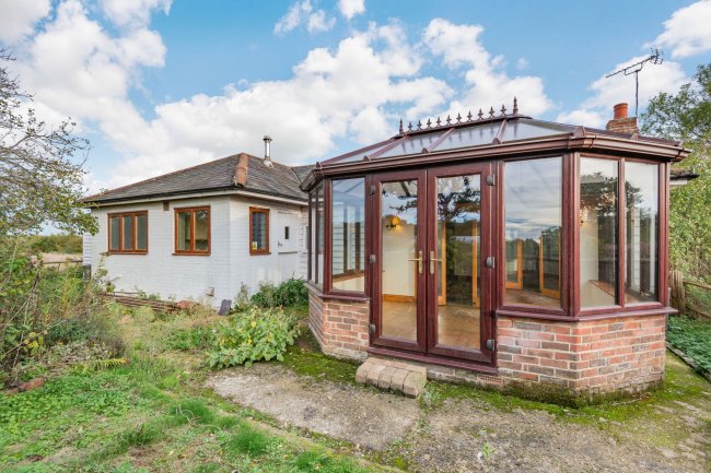 Willows Cottage, Cheesemans Green Lane, Ashford TN25 7HY 1