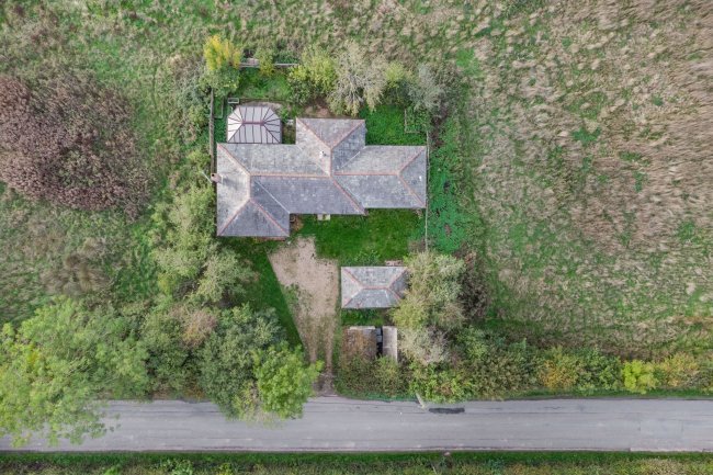 Willows Cottage, Cheesemans Green Lane, Ashford TN25 7HY 1