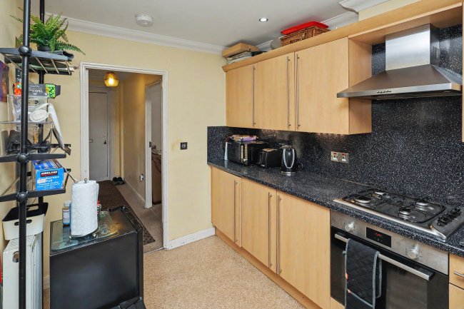 15 Jessel Drive, Loughton, Essex, IG10 2EX 6