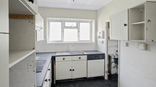 6 Poplar Court, Old Ruislip Road, Northolt, Middlesex, UB5 6QG 10