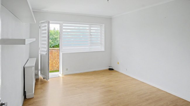 6 Poplar Court, Old Ruislip Road, Northolt, Middlesex, UB5 6QG 10