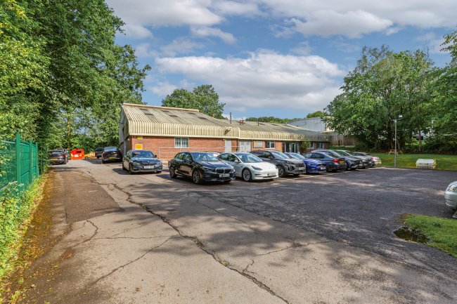 1 Graylands Gateway, Langhurst Wood Road, Graylands, Horsham RH12 4QD 8
