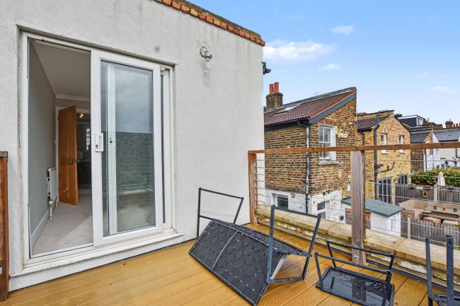 4 Cheltenham Road, Nunhead, London, SE15 3AQ 6