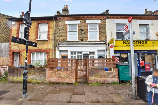 4 Cheltenham Road, Nunhead, London, SE15 3AQ 6