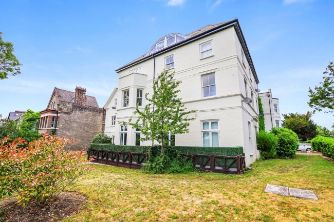 Flat 11, 21 Streatham Common North, Streatham, London, SW16 3HJ 9